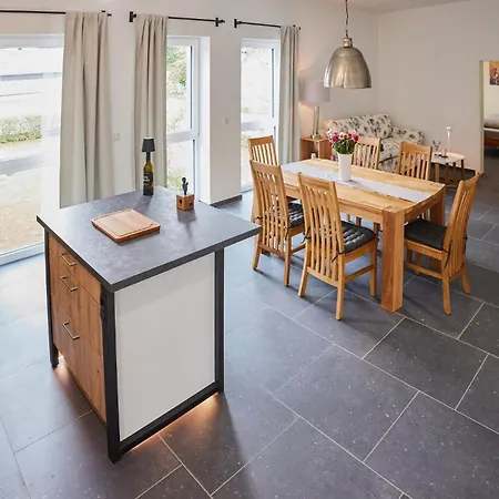3 Bedroom Pet Friendly In * Attendorn