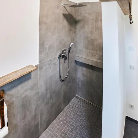 Apartment 3 Bedroom Pet Friendly In *